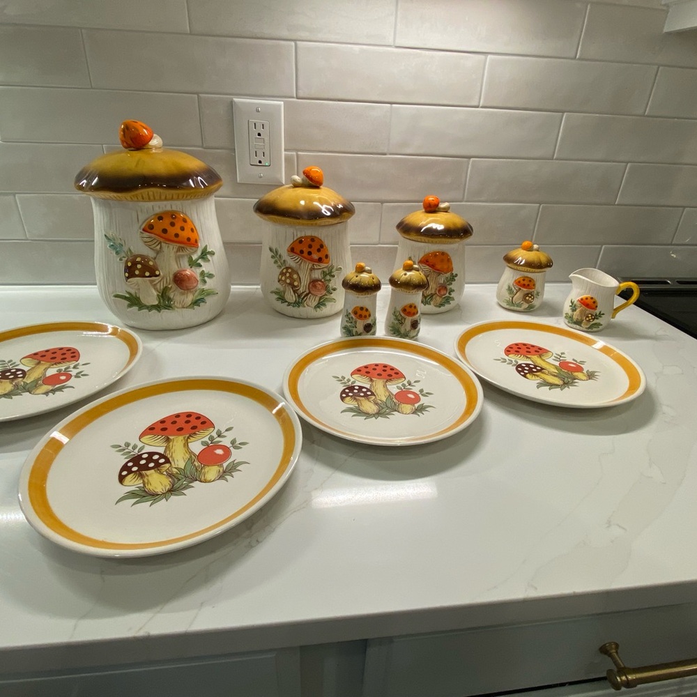 Vintage Merry Mushroom Set